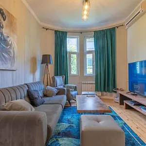 Daire 5 Seconds Away From The Main Street, Free Secured Parking, Sofya