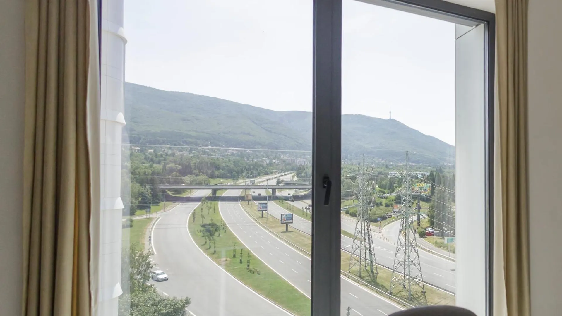 Green Eyes Apartments 소피아